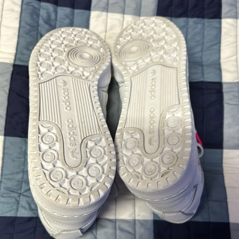 womens leather adidas shoes sz 8